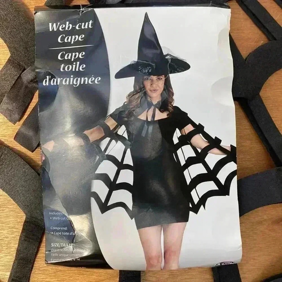 Web cut cape one size fits most Brand new and does have a slight flaw on a tie - Picture 1 of 8